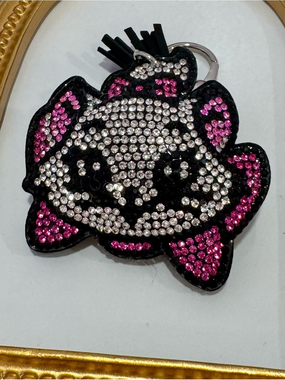 New Crystal Marie Cat Face Keychain - Picture 2 of 5